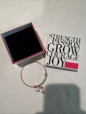 Mary Kay Rose Gold Charm Bracelet with Dangle Charms